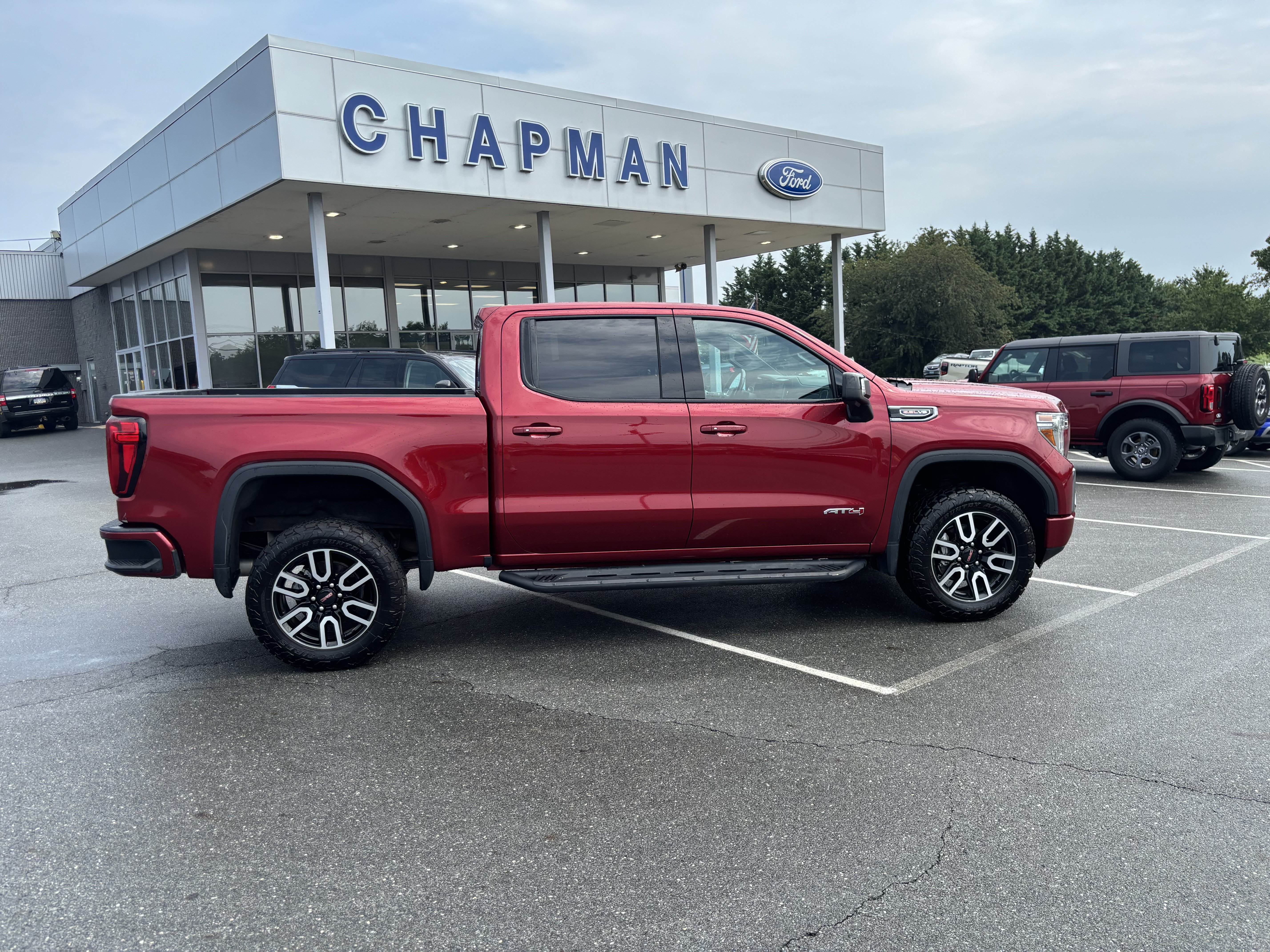 Used 2020 GMC Sierra 1500 AT4 w/ AT4 Premium Package AWD/4WD image 8