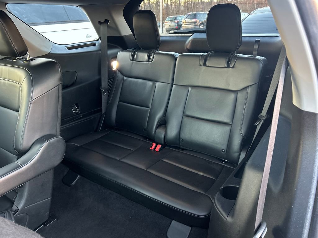 Certified 2022 Ford Explorer XLT w/ Equipment Group 202A image 33