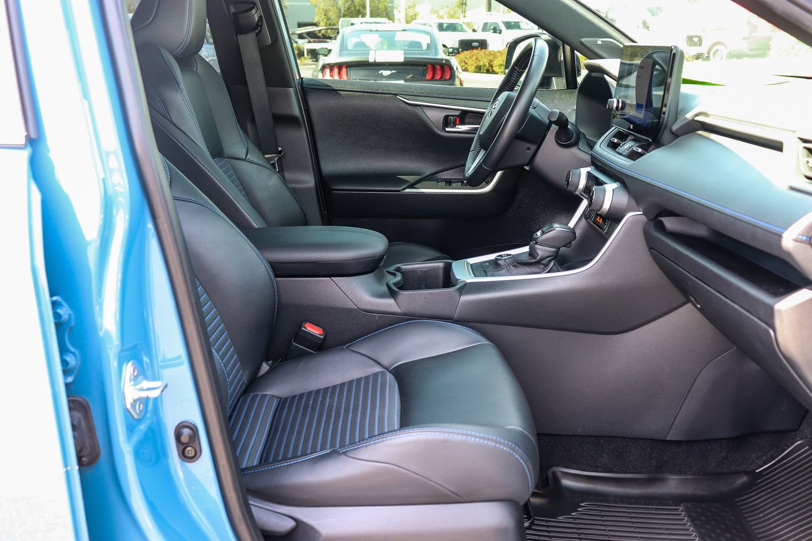 Used 2023 Toyota RAV4 XSE AWD/4WD image 16