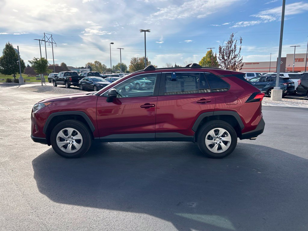 Used 2021 Toyota RAV4 LE AWD/4WD image 9