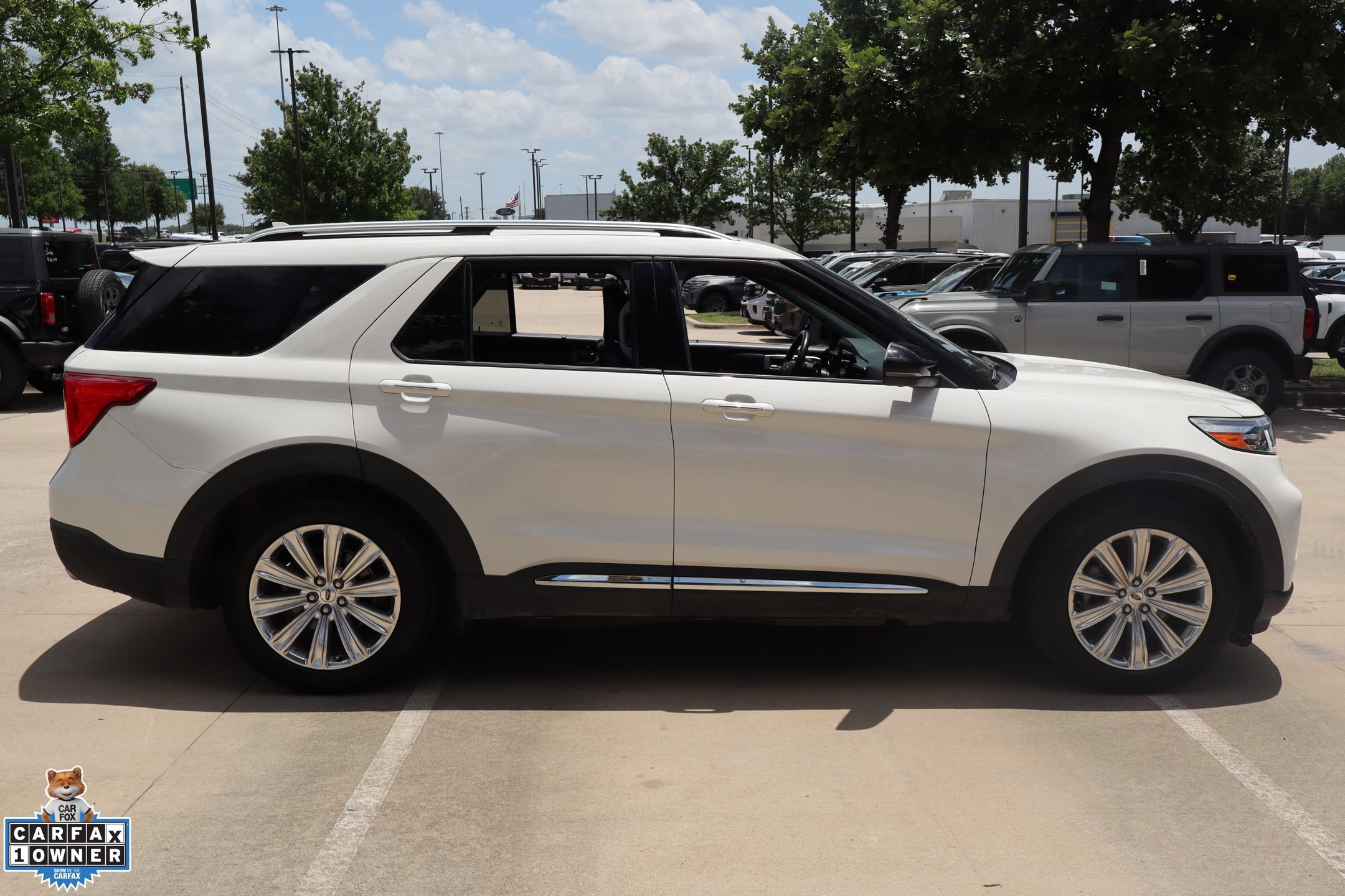 Certified 2021 Ford Explorer Limited w/ Equipment Group 301A RWD image 2