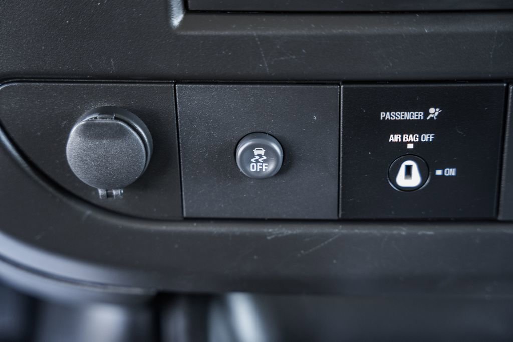 Used 2023 GMC Savana 2500 image 29