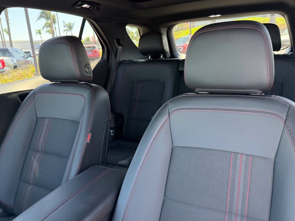 Used 2022 Chevrolet Equinox RS w/ LPO, Cargo Package FWD image 16