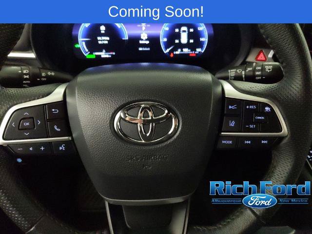 Used 2025 Toyota Sienna Limited AWD/4WD image 11