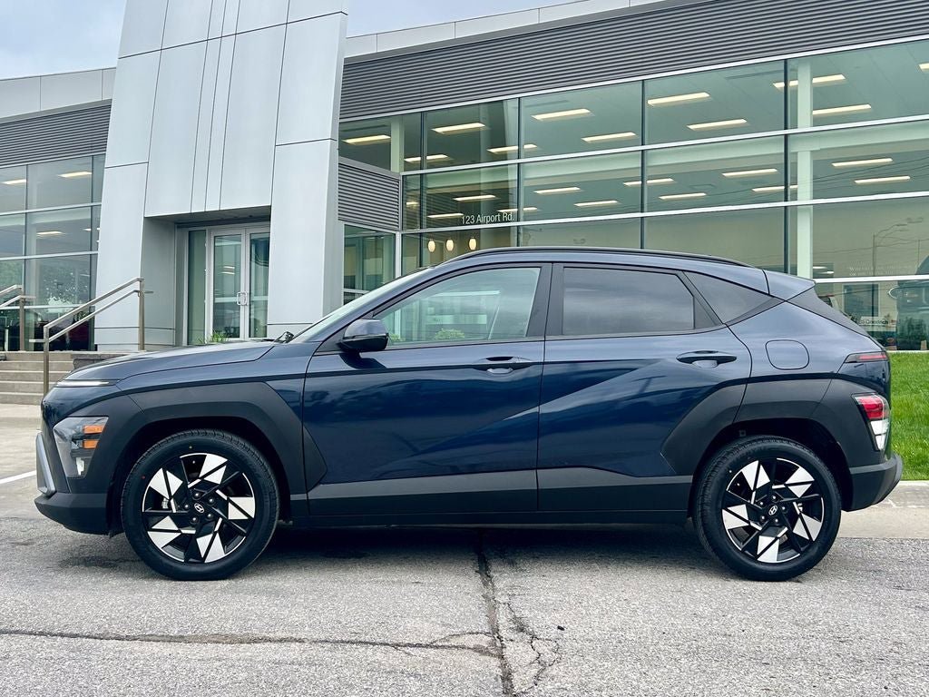 Used 2025 Hyundai Kona SEL FWD image 3