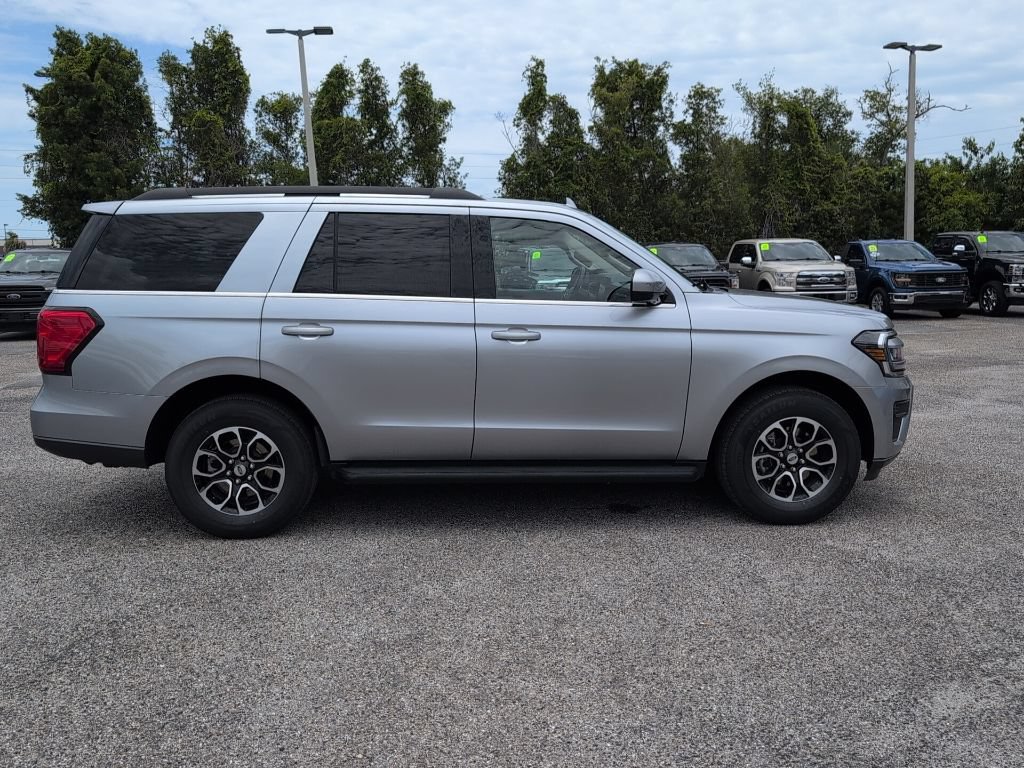 Certified 2024 Ford Expedition XLT RWD image 2