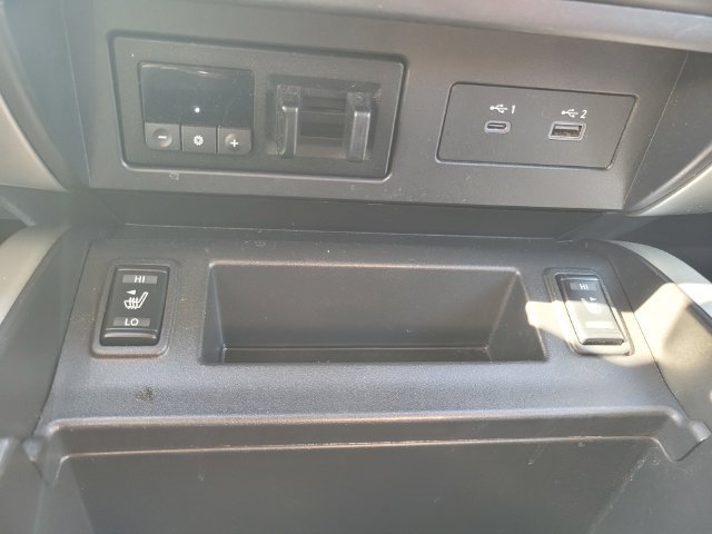 Used 2021 Nissan Titan SV w/ SV Convenience Package AWD/4WD image 25