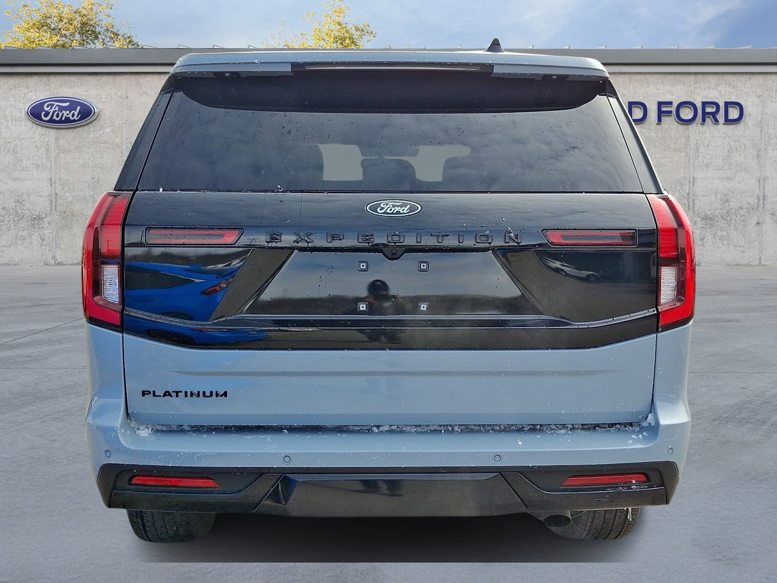 Certified 2025 Ford Expedition Platinum w/ Stealth Appearance Package AWD/4WD image 5