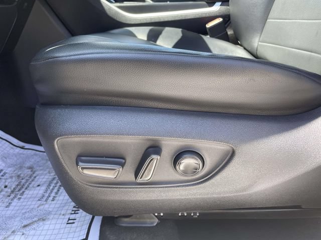 Used 2021 Toyota Highlander XLE AWD/4WD image 22