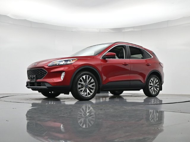 Certified 2022 Ford Escape Titanium w/ Class II Trailer Tow Package AWD/4WD image 35