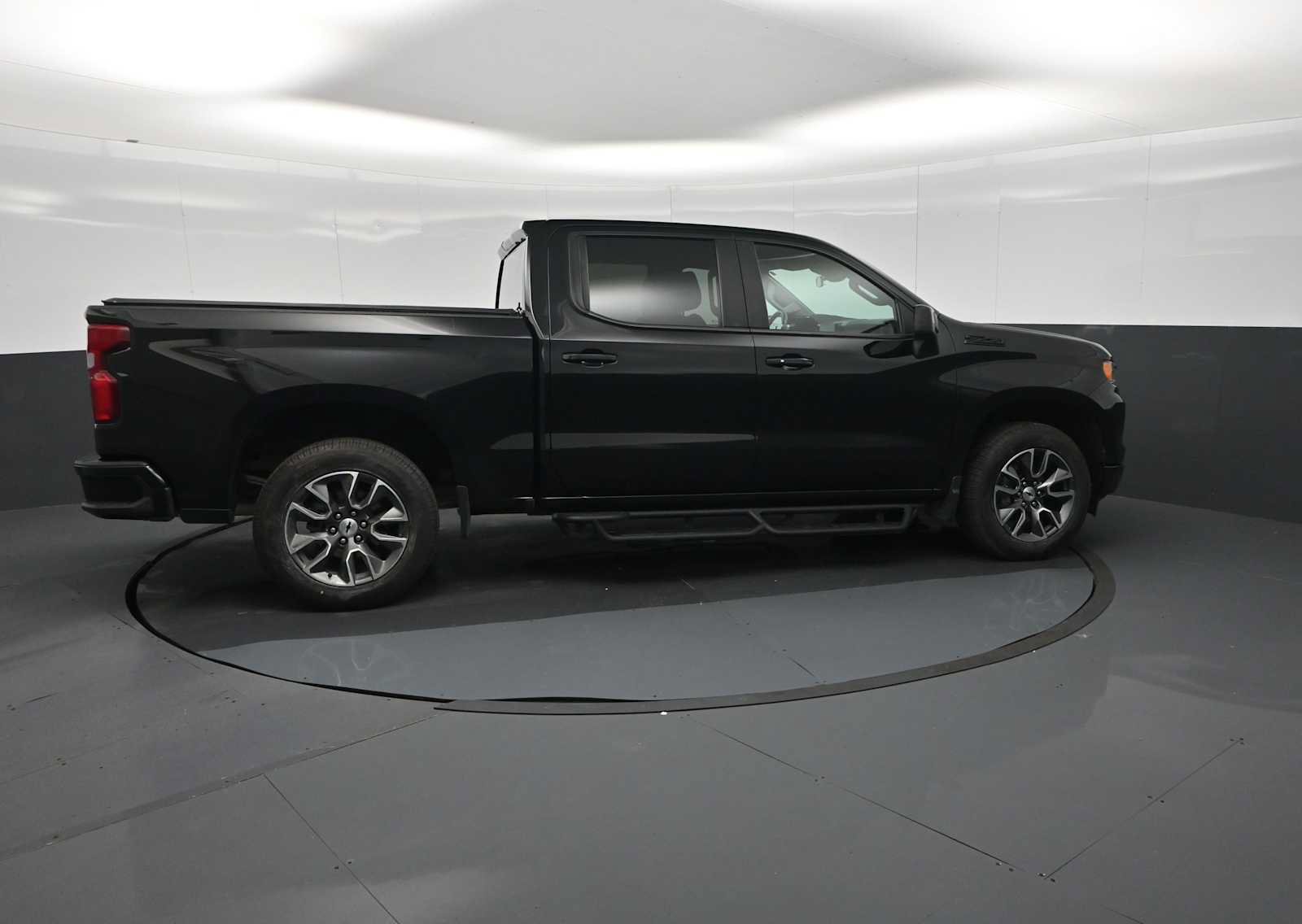 Used 2023 Chevrolet Silverado 1500 RST AWD/4WD image 9