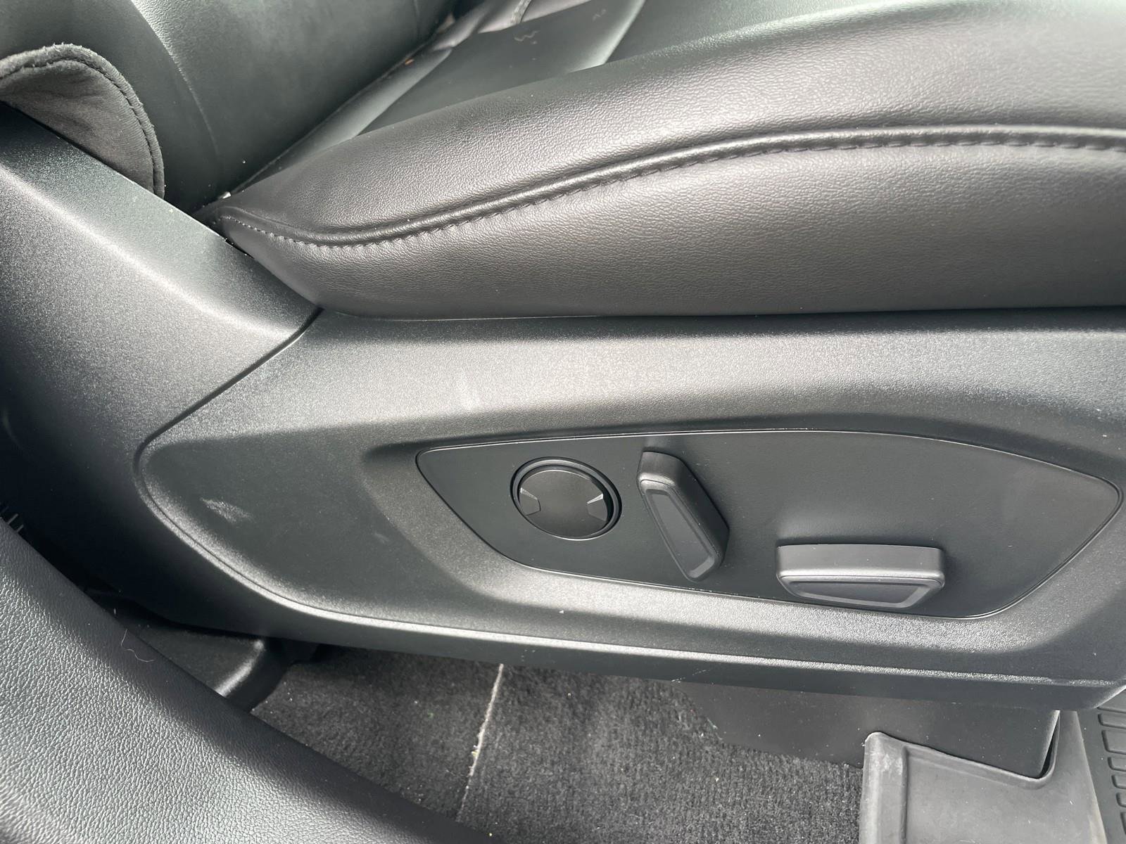 Certified 2022 Ford Explorer XLT w/ Equipment Group 202A image 41