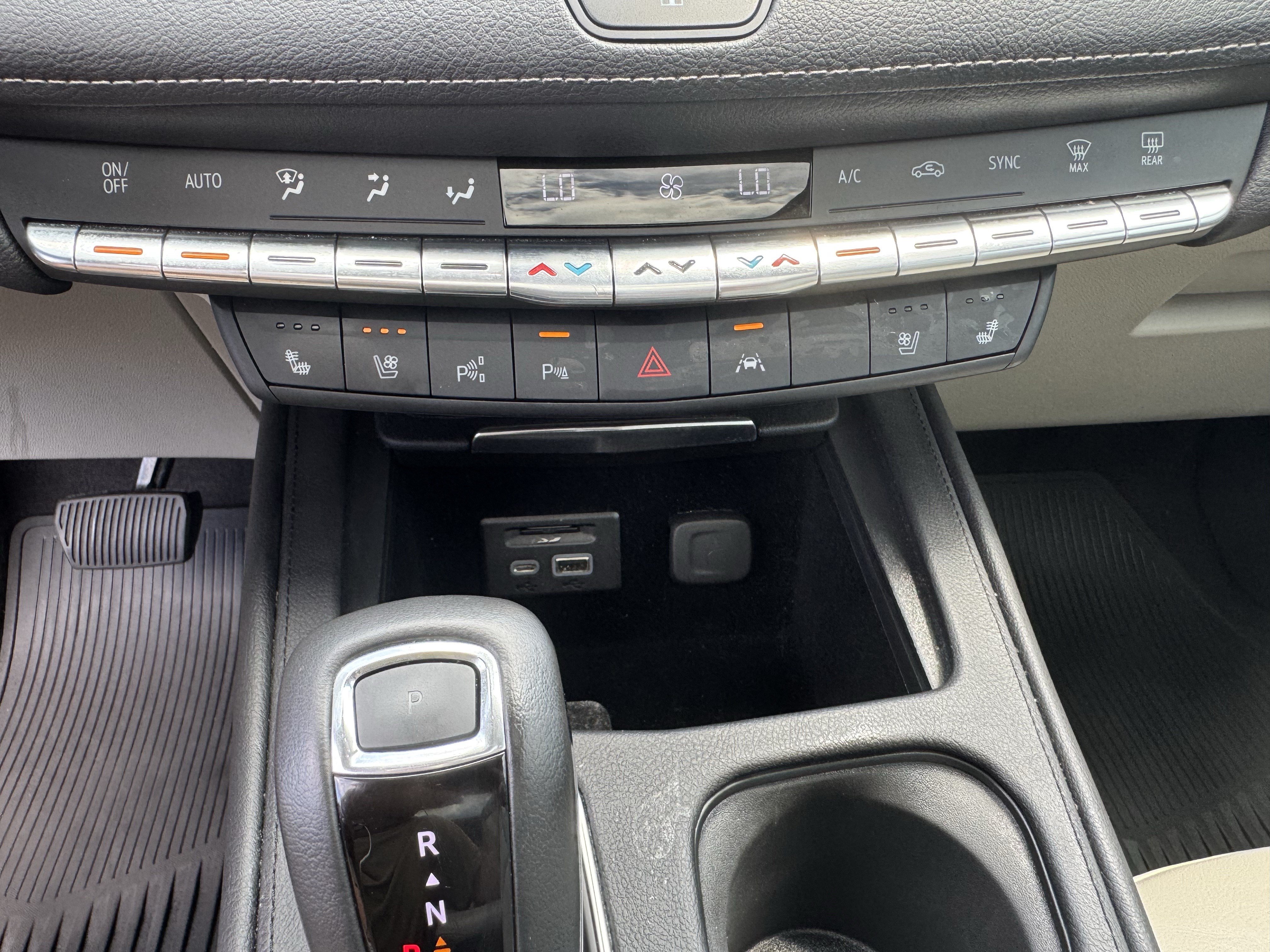 Used 2019 Cadillac XT4 Premium Luxury FWD image 32