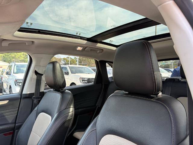 Certified 2022 Ford Escape Titanium w/ Titanium Elite Package image 20