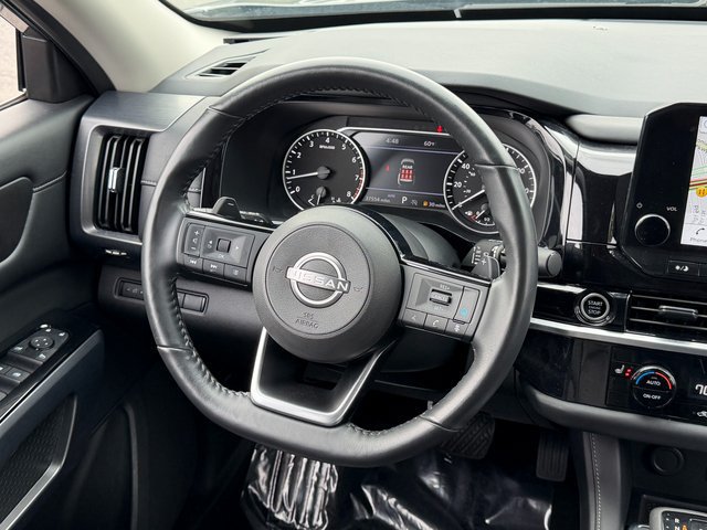Used 2024 Nissan Pathfinder SL AWD/4WD image 33
