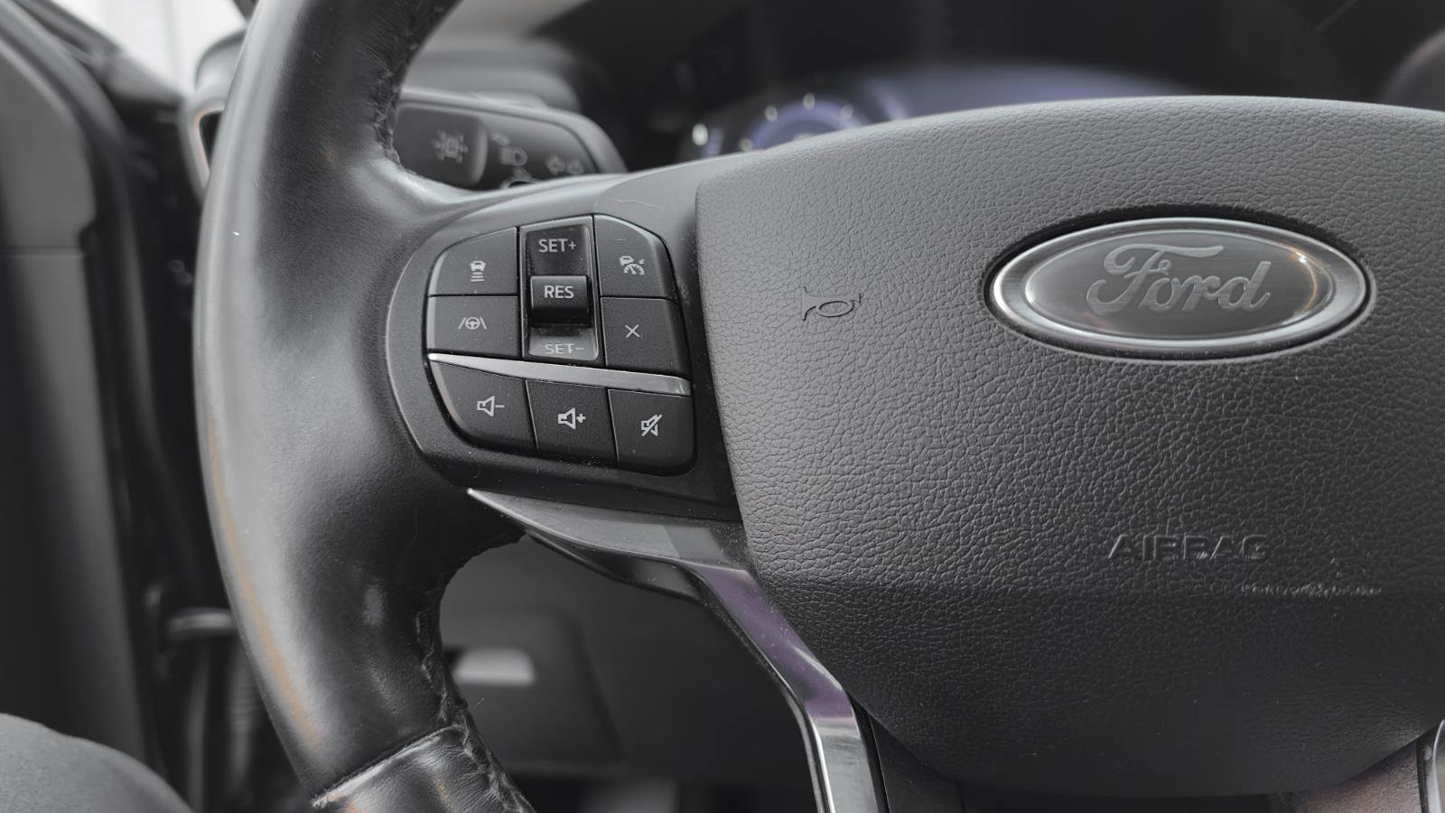 Certified 2020 Ford Explorer Platinum w/ Premium Technology Package image 25