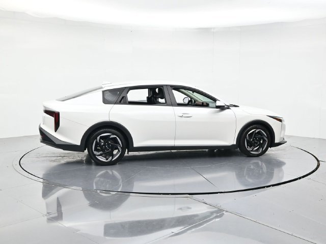 Used 2025 Kia K4 EX FWD image 2