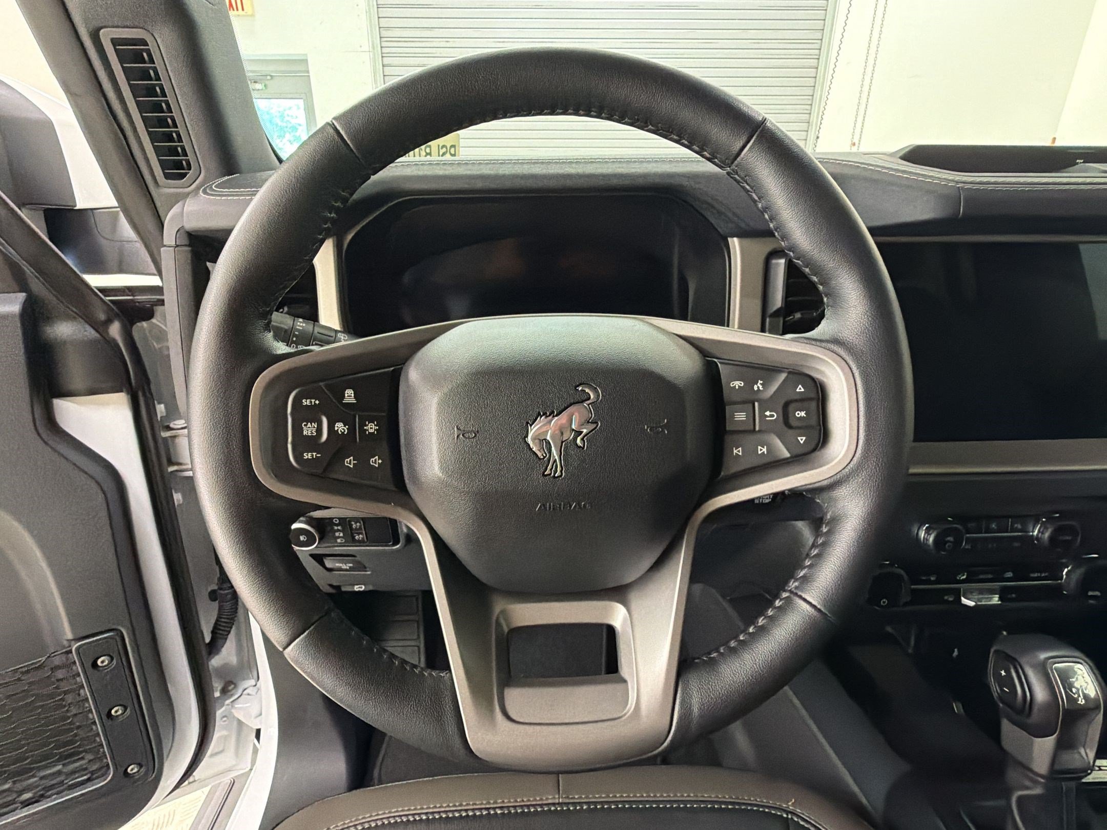 Certified 2025 Ford Bronco Outer Banks AWD/4WD image 28