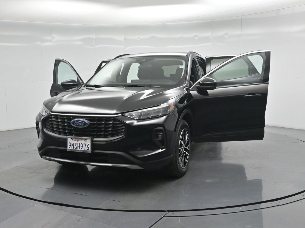Certified 2023 Ford Escape SE FWD image 28