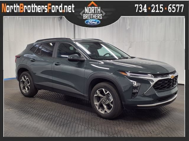 Used 2025 Chevrolet Trax LT w/ Driver Confidence Package