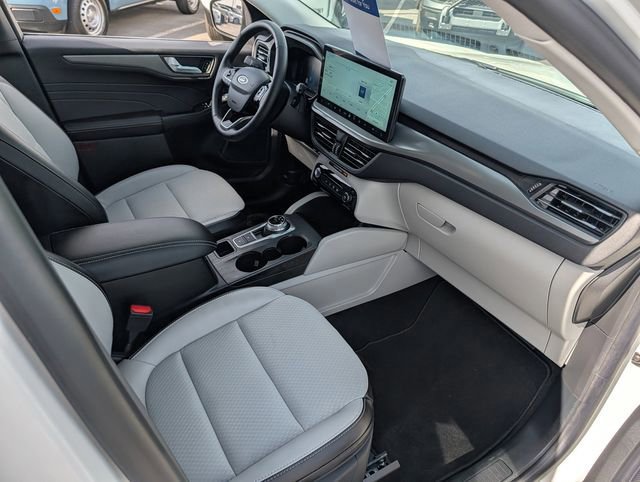 Certified 2025 Ford Escape SE image 25