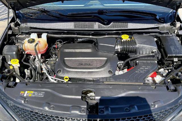 Used 2022 Chrysler Voyager LX FWD image 9