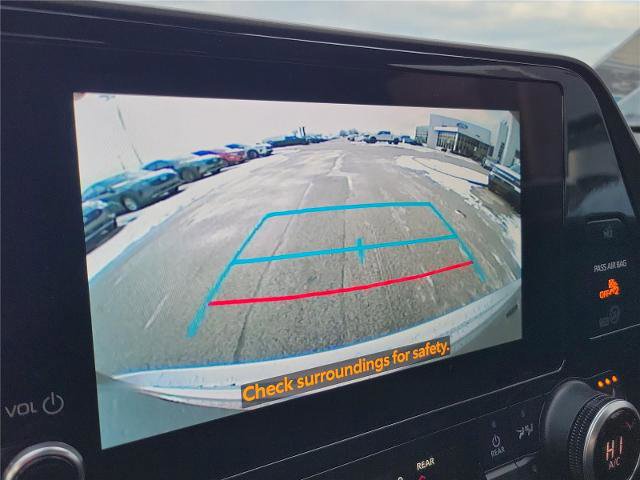 Used 2023 Toyota Highlander XLE image 18