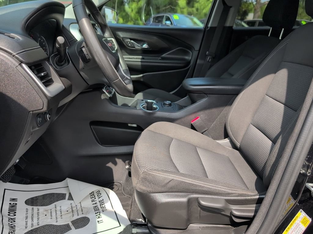 Used 2024 GMC Terrain SLE image 8