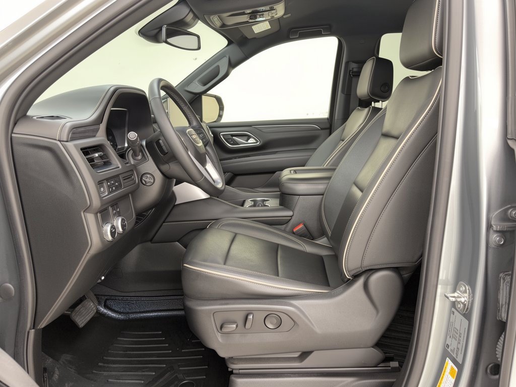 Used 2023 GMC Yukon SLT w/ SLT Luxury Package RWD image 5
