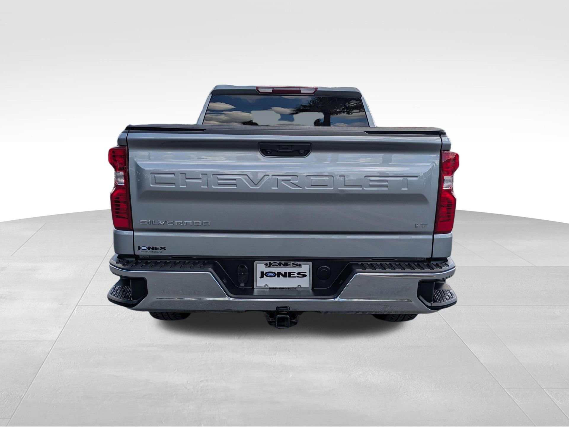 Used 2023 Chevrolet Silverado 1500 LT AWD/4WD image 7