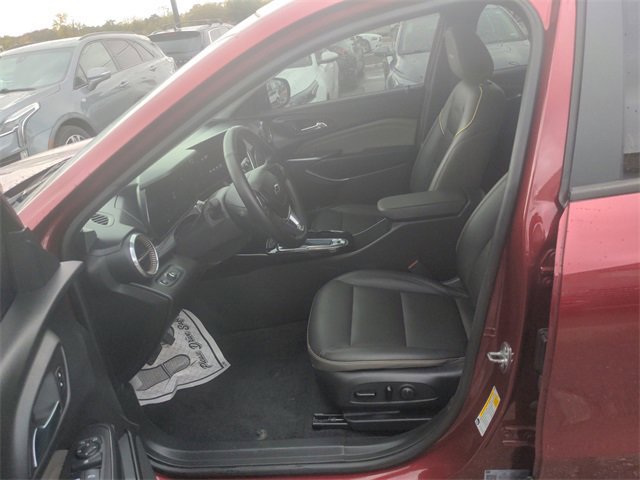 Used 2024 Chevrolet Trax ACTIV w/ Driver Confidence Package image 25