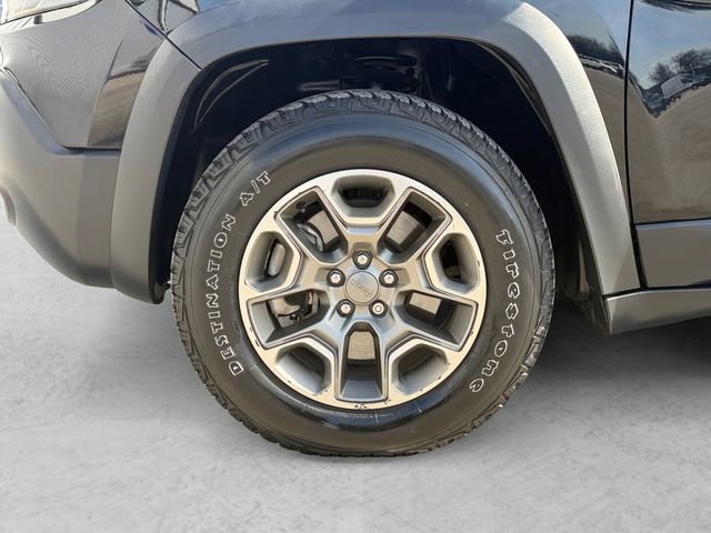 Used 2022 Jeep Cherokee Trailhawk w/ Sound & Nav Group image 23