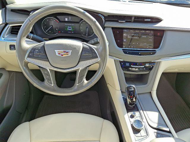 Used 2021 Cadillac XT5 Premium Luxury image 11