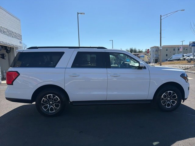 Certified 2024 Ford Expedition Max XLT image 3