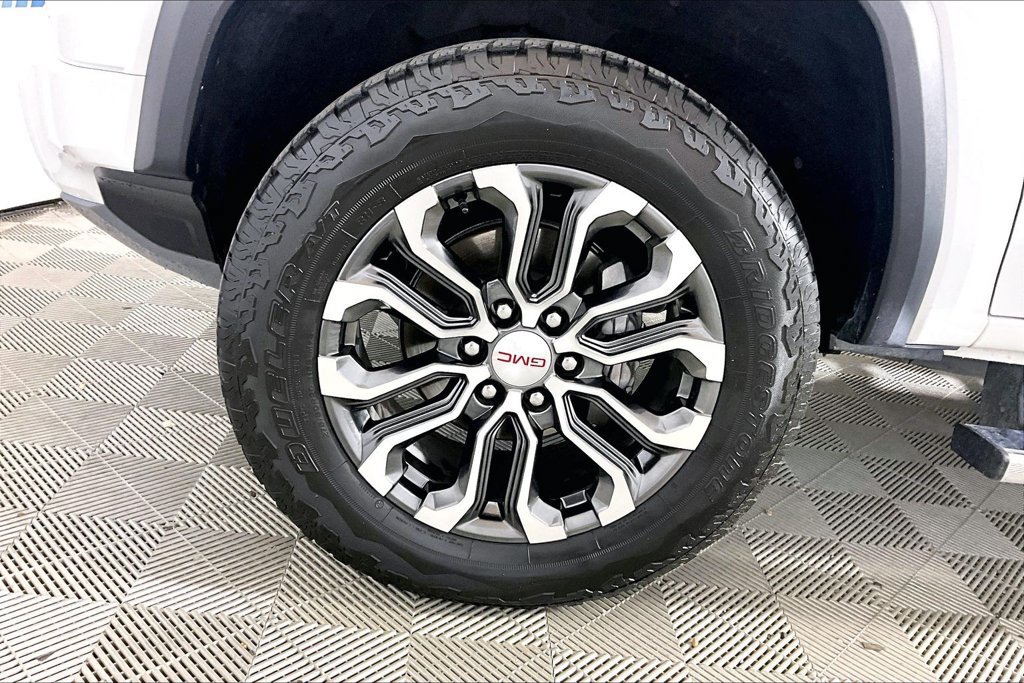 Used 2024 GMC Canyon Denali AWD/4WD image 7