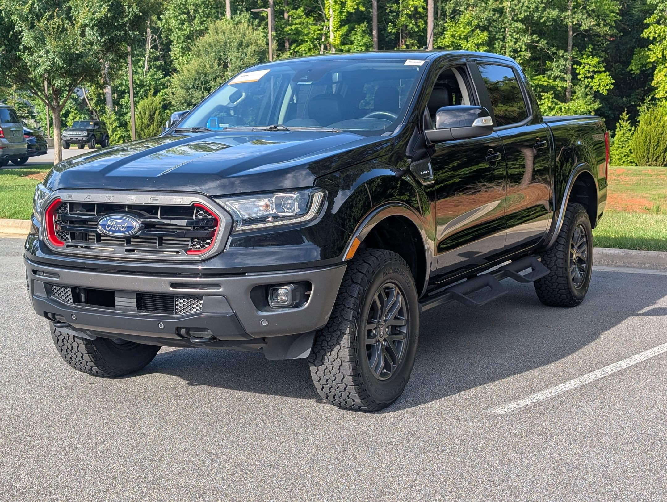 Certified 2021 Ford Ranger Lariat w/ Tremor Off-Road Package AWD/4WD image 4