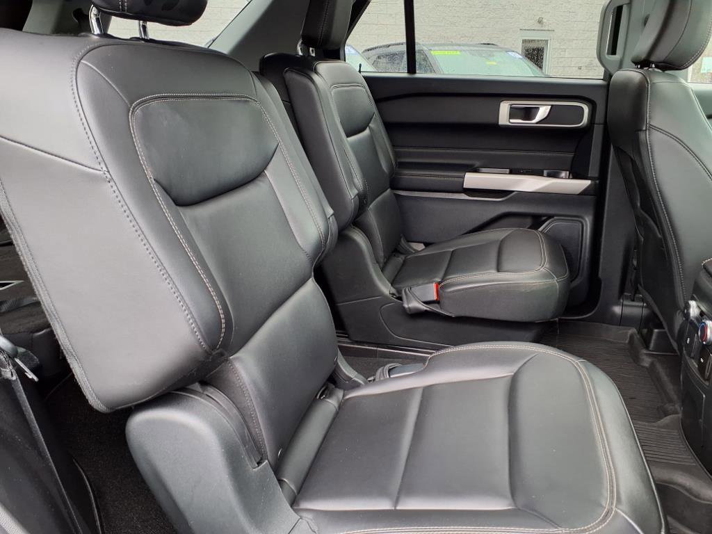 Certified 2022 Ford Explorer XLT w/ Equipment Group 202A image 13