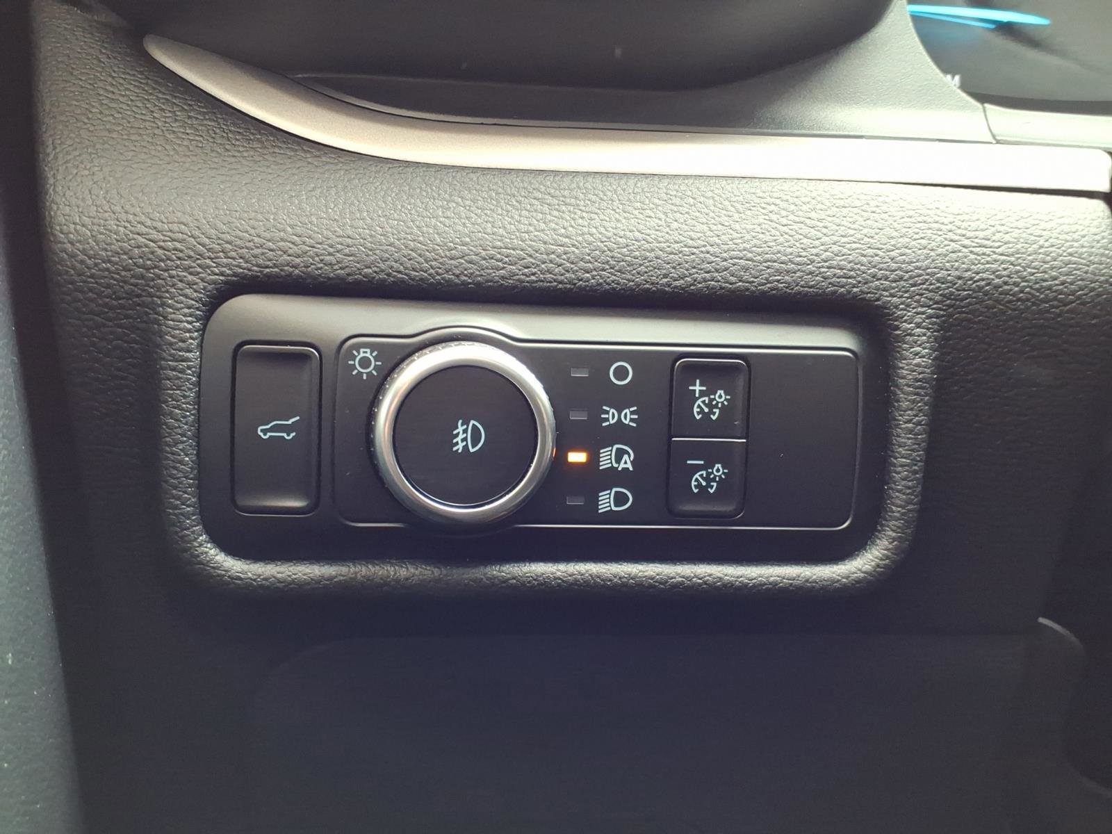 Certified 2023 Ford Explorer XLT w/ Equipment Group 202A image 19