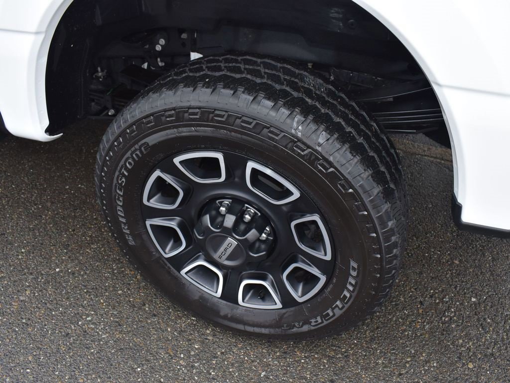 Certified 2024 Ford F350 Platinum w/ FX4 Off-Road Package image 28