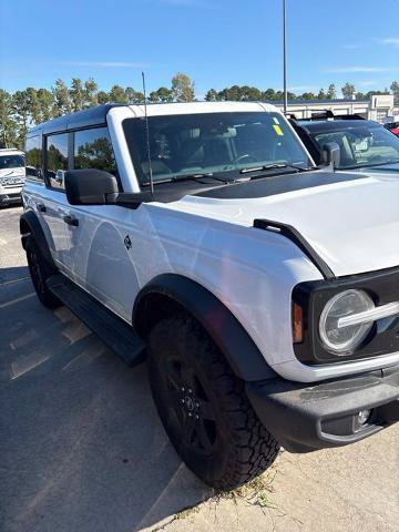 Certified 2025 Ford Bronco Outer Banks w/ Black Appearance Package AWD/4WD image 3