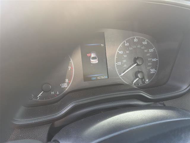 Used 2025 Toyota Corolla LE FWD image 5