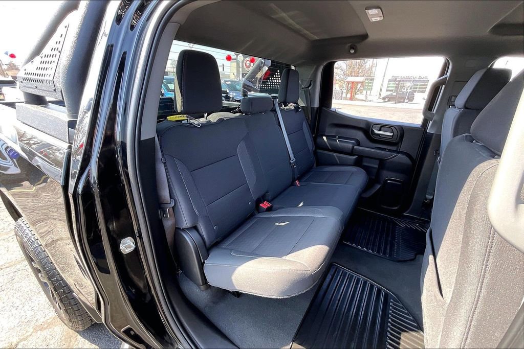 Used 2024 Chevrolet Silverado 1500 Custom w/ Turbomax Blackout Package AWD/4WD image 23