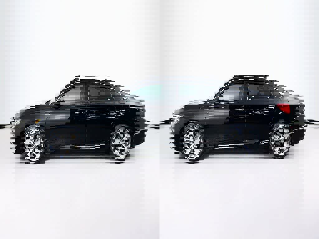 Used 2018 Honda Accord Touring image 3