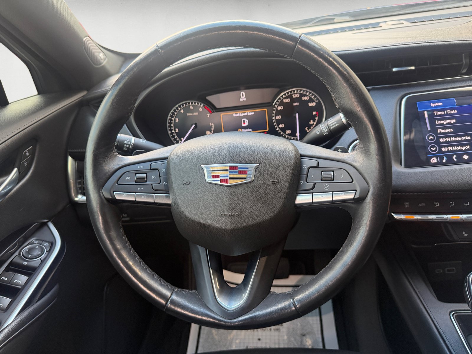 Used 2023 Cadillac XT4 Luxury w/ Cold Weather Package FWD image 11