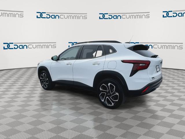 Used 2025 Chevrolet Trax RS w/ Sunroof Package image 4