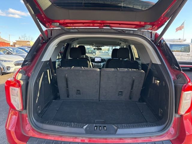 Certified 2022 Ford Explorer XLT w/ Class IV Trailer Tow Package image 17