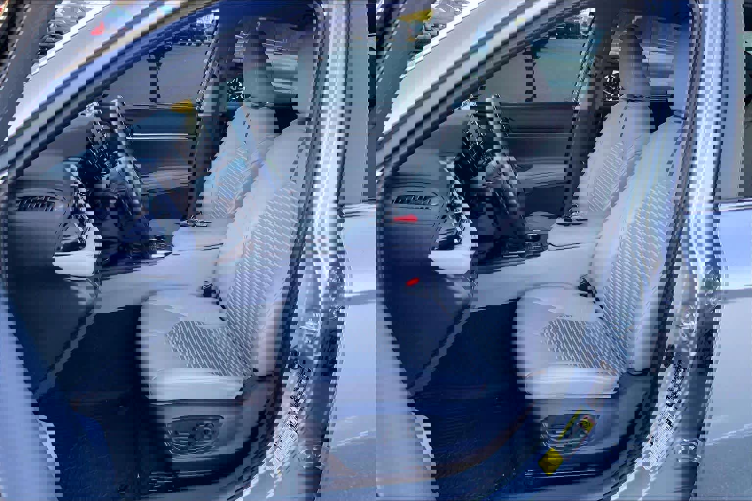 Used 2023 Toyota Camry SE image 8