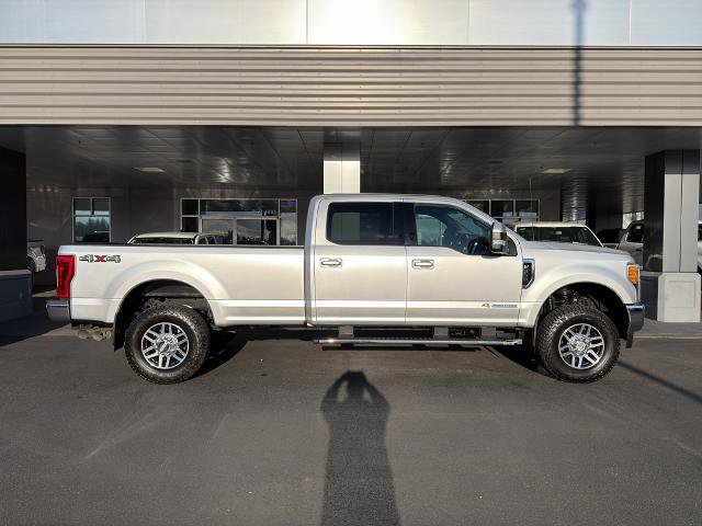 Certified 2017 Ford F350 Lariat w/ Camper Package image 5