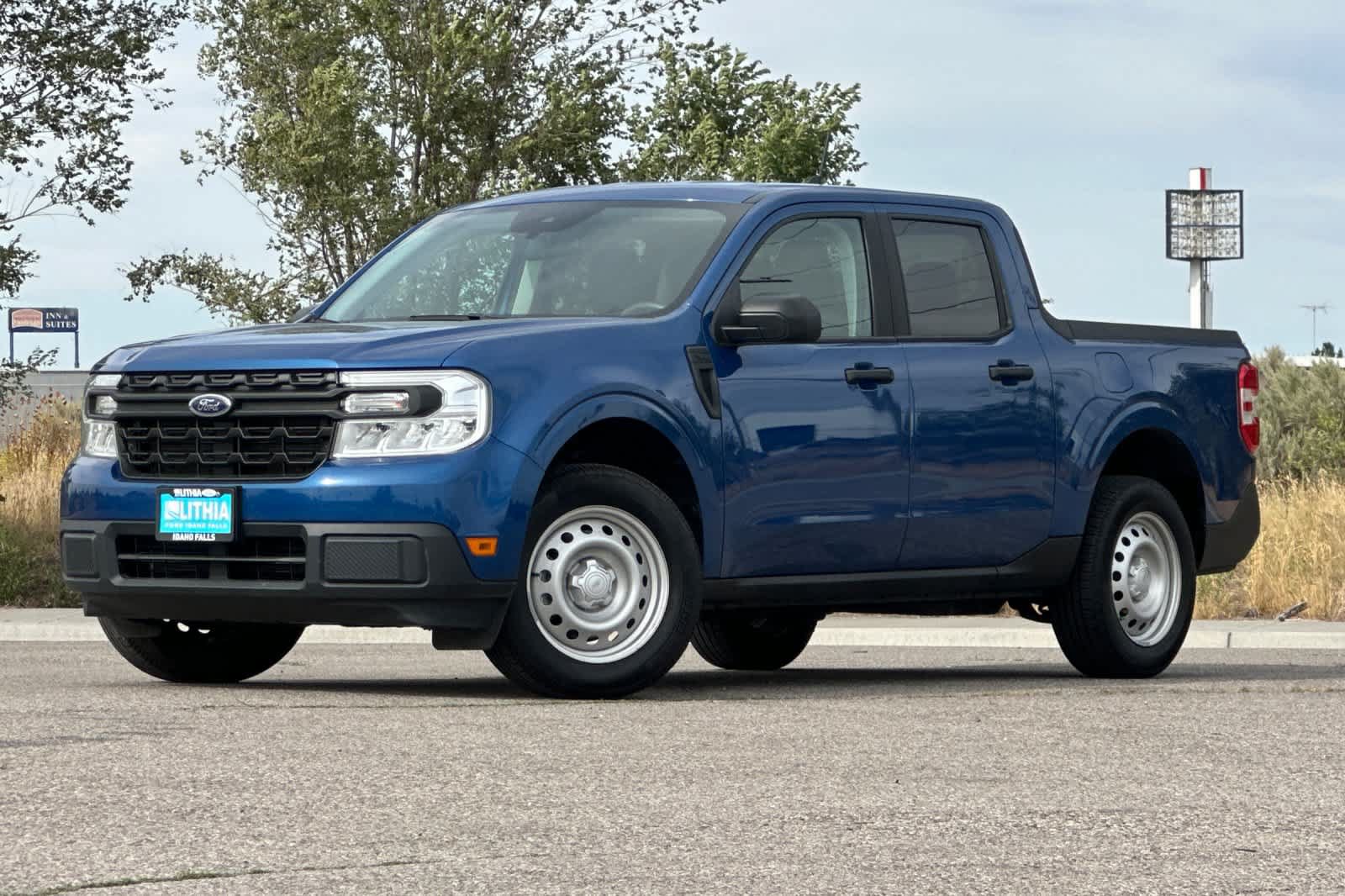 Certified 2023 Ford Maverick XL FWD image 1