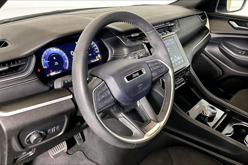 Used 2024 Jeep Grand Cherokee L Laredo w/ Luxury Tech Group I AWD/4WD image 10